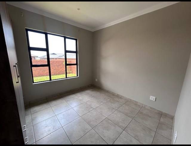3 BEDROOM HOUSE FOR SALE IN SIX FOUNTAINS RESIDENTIAL ESTATE